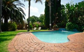 Aerotropolis Guest Lodge